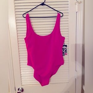 NWT Love & Sports  woman’s plus size xxxl (20) one piece swimsuit